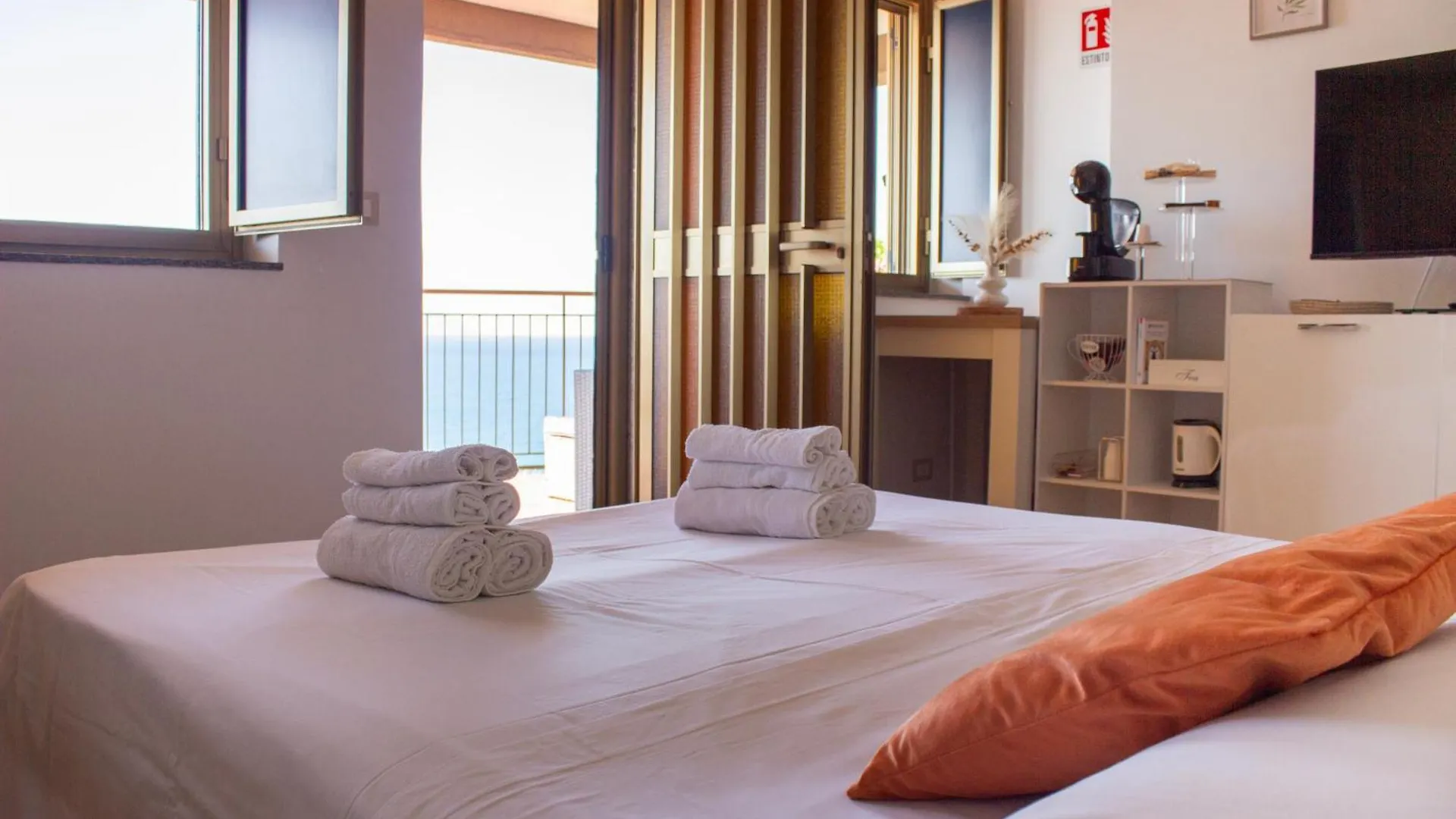 Casa vacanze Villa Casa con Terrazza e Vista Mozzafiato Capo dʼOrlando