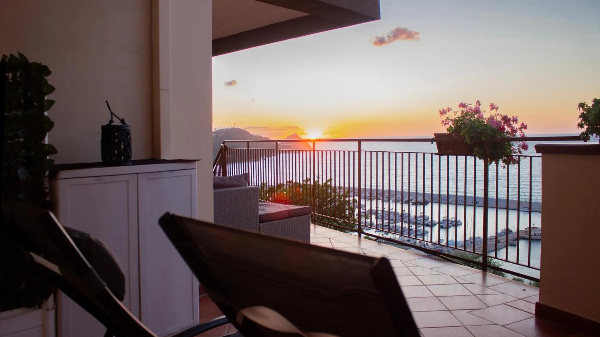 Villa Casa con Terrazza e Vista Mozzafiato Capo dʼOrlando Casa vacanze