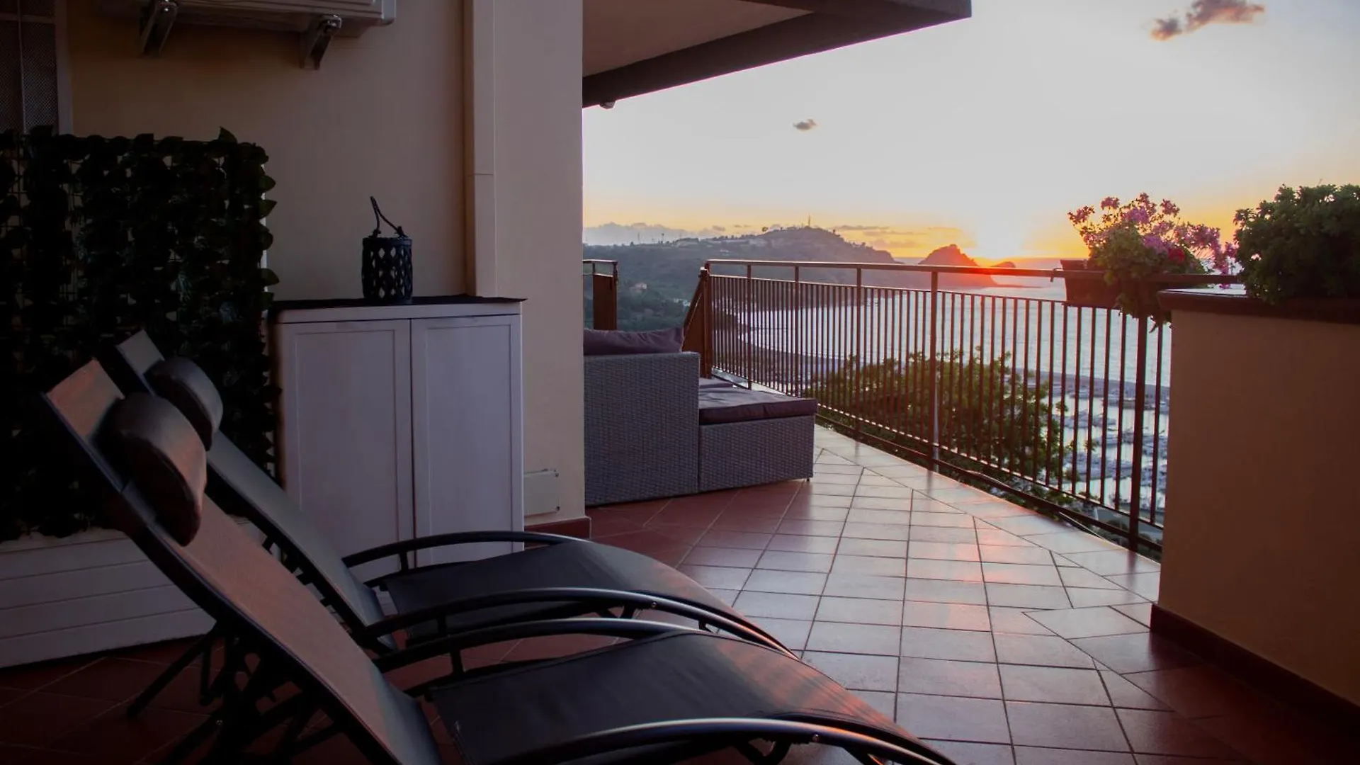Villa Casa con Terrazza e Vista Mozzafiato Capo dʼOrlando