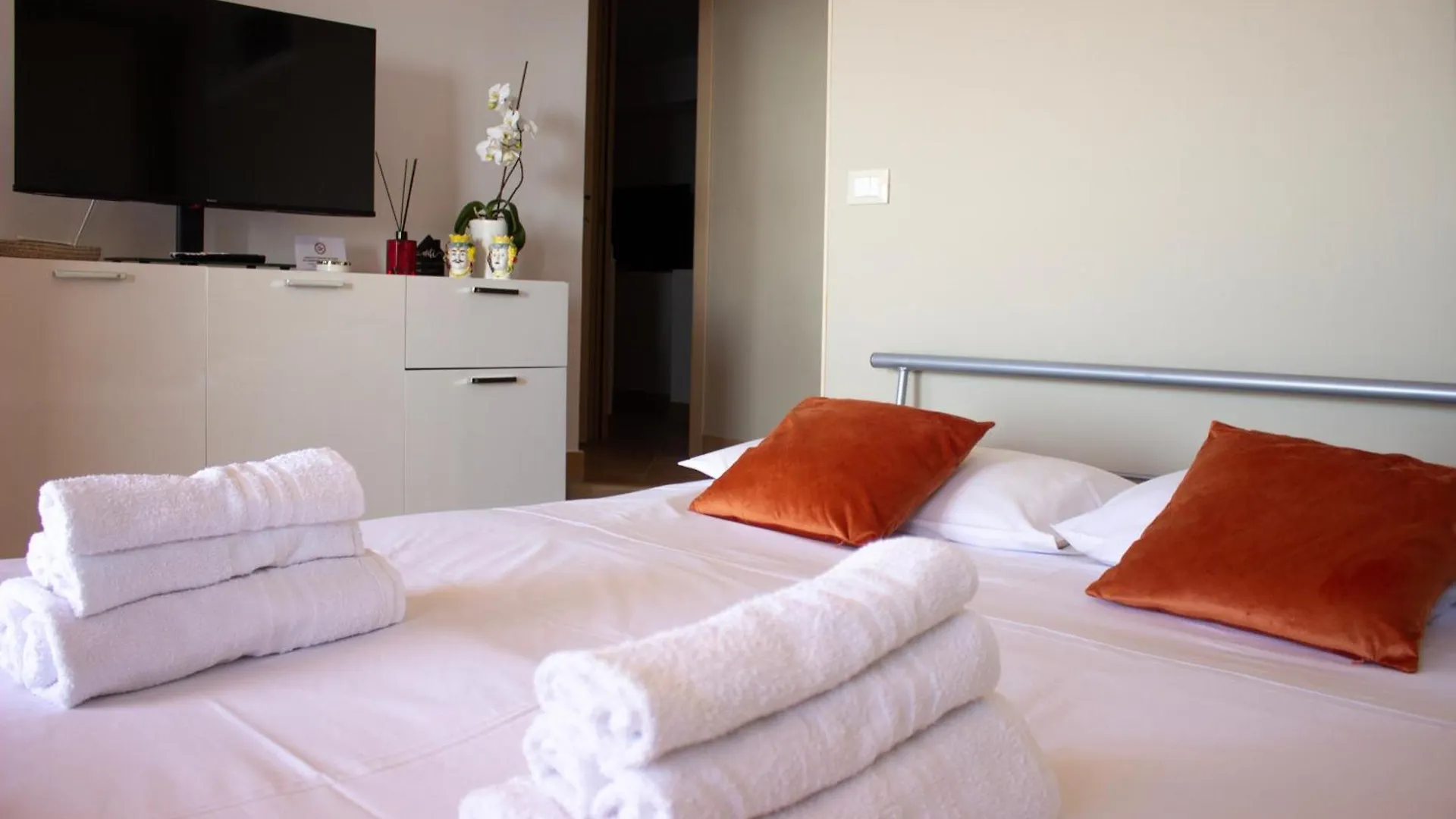 Casa vacanze Villa Casa con Terrazza e Vista Mozzafiato Capo dʼOrlando Italia