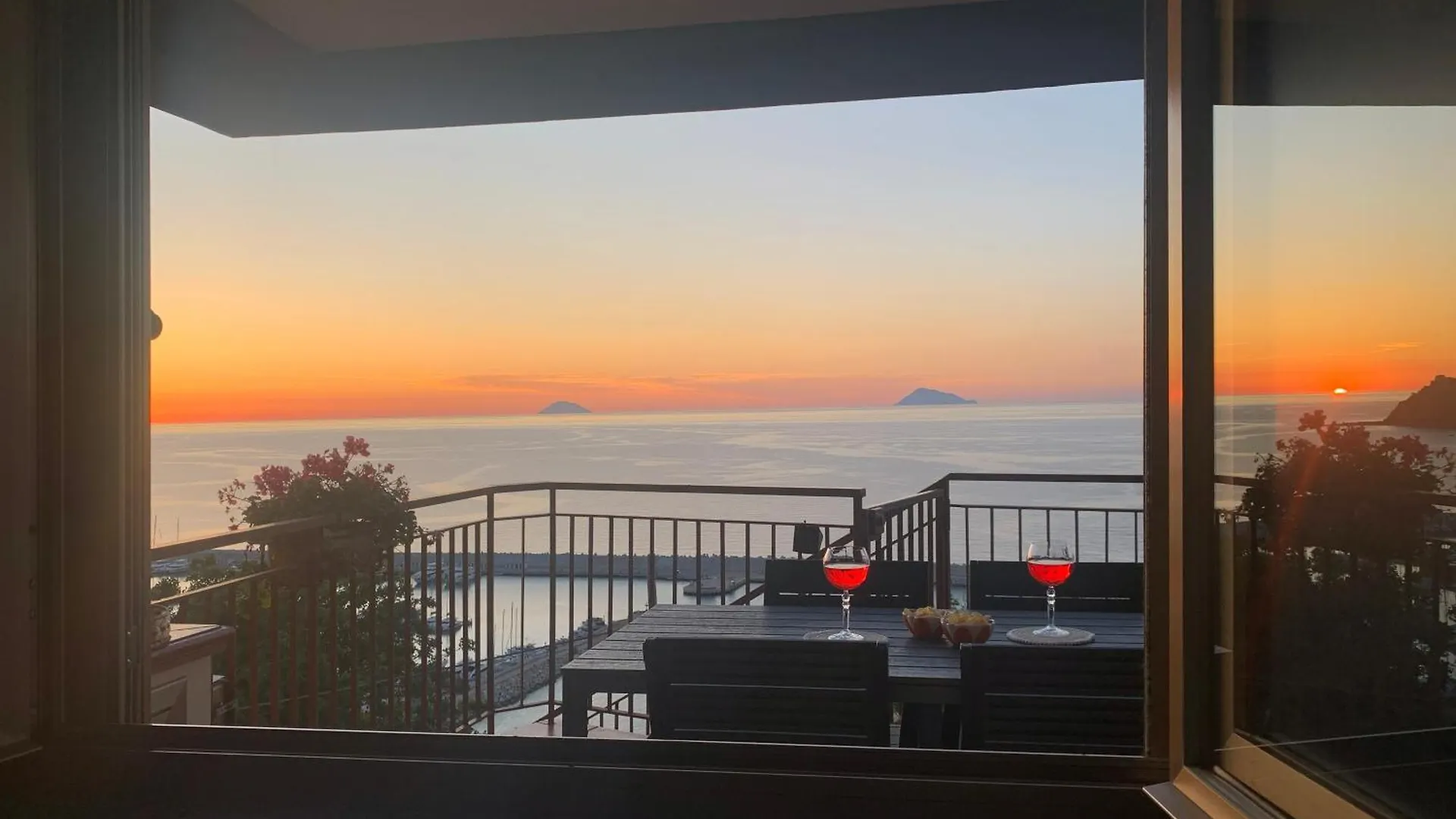 Casa vacanze Villa Casa con Terrazza e Vista Mozzafiato Capo dʼOrlando Italia