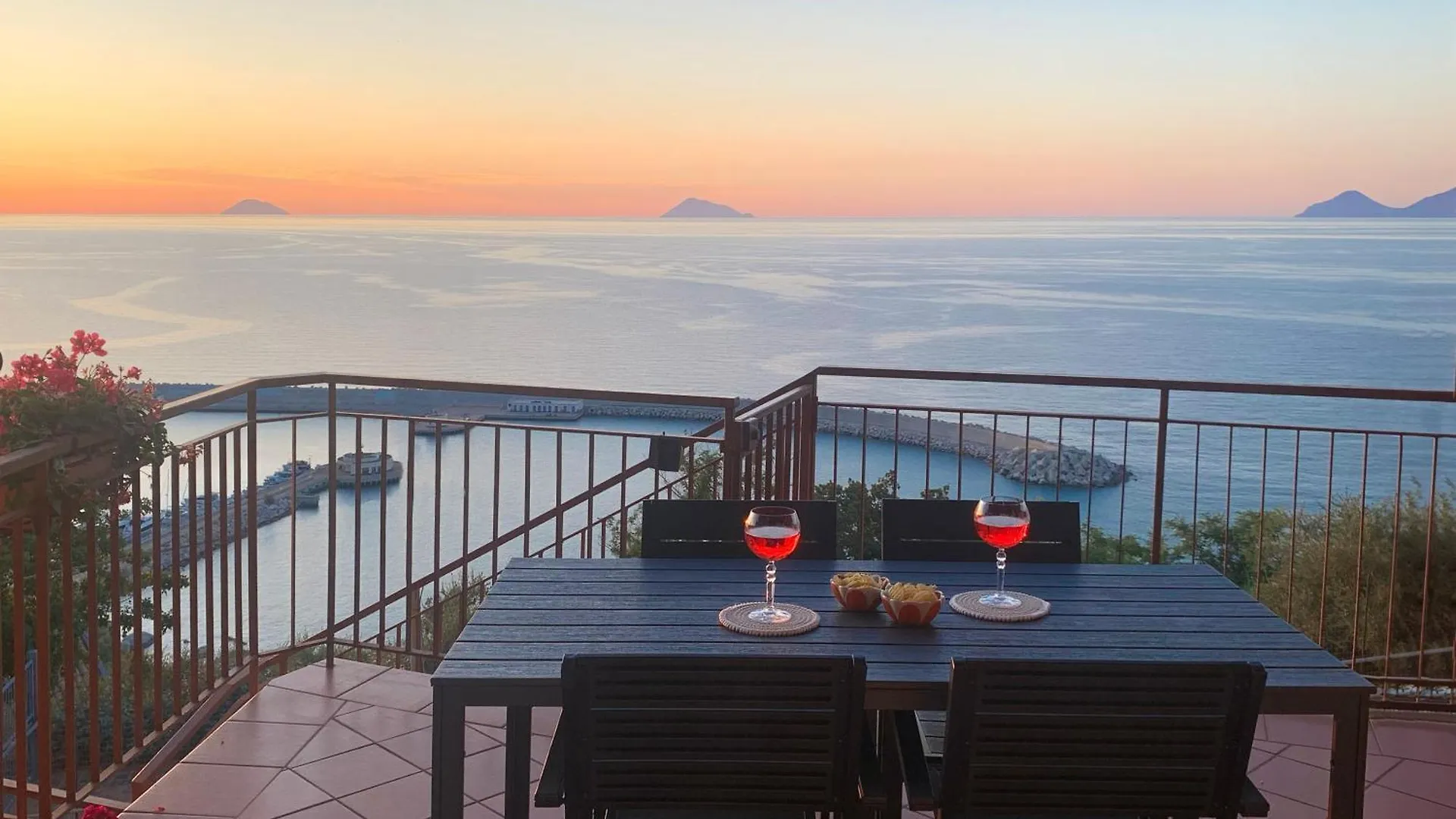 Villa Casa con Terrazza e Vista Mozzafiato Capo dʼOrlando Casa vacanze