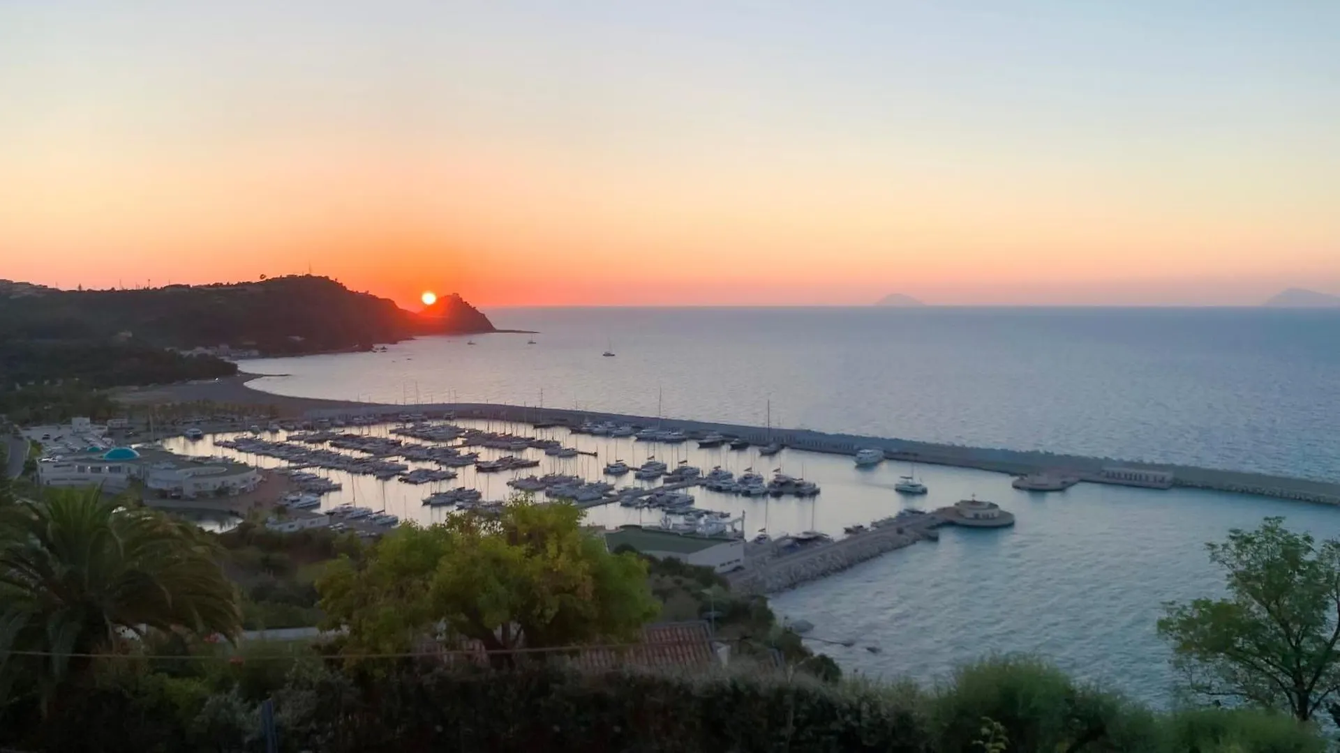 Semesterbostad Perla D'Orlando Villa Capo dʼOrlando Italien